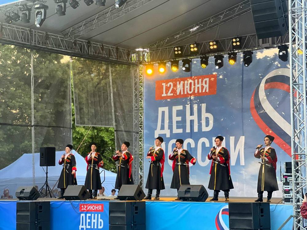 12 июня мужской состав народного вокального ансамбля «Долина&raq